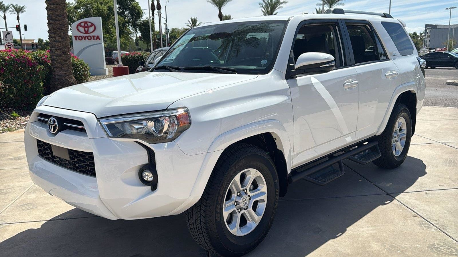 Used 2023 Toyota 4Runner SR5 Premium w/ Moonroof Package RWD image 4