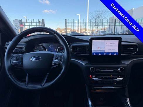 Used 2020 Ford Explorer XLT w/ Equipment Group 202A image 4