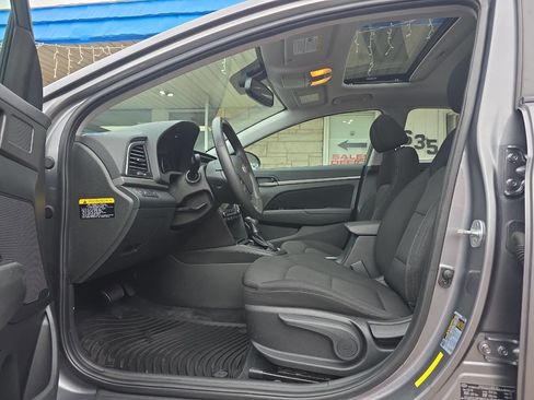 Used 2018 Hyundai Elantra Value Edition w/ Winter Weather Package image 9
