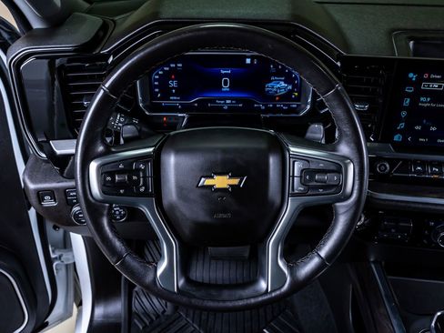 Used 2022 Chevrolet Silverado 1500 LTZ AWD/4WD image 18