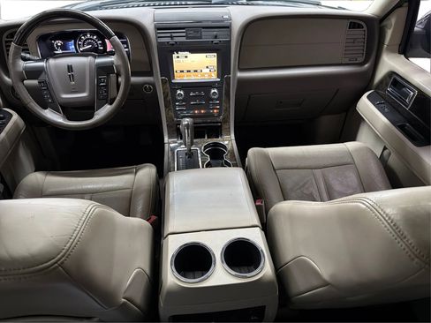 Used 2016 Lincoln Navigator L Select image 21