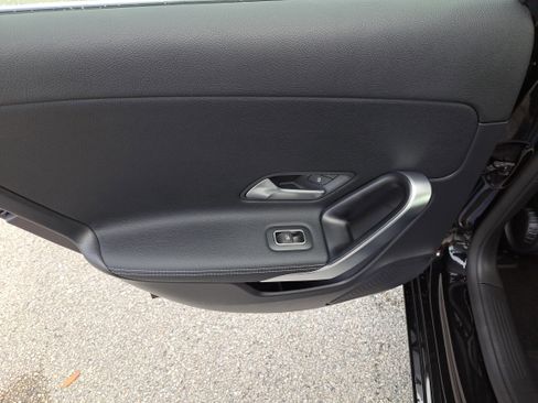 Used 2022 Mercedes-Benz A 220 image 7