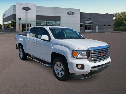 Used 2018 GMC Canyon SLE w/ SLE Convenience Package image 2