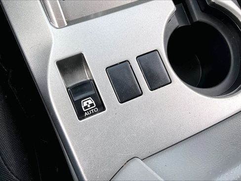 Used 2012 Toyota 4Runner SR5 image 31