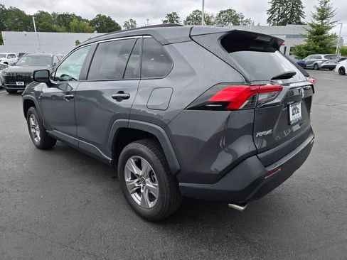 Used 2022 Toyota RAV4 XLE image 5