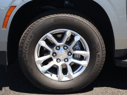 Used 2025 Chevrolet Tahoe LT AWD/4WD image 13