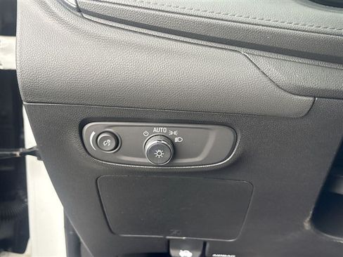 Used 2024 Buick Encore GX Preferred w/ Comfort Package FWD image 17