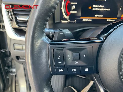 Used 2021 Nissan Rogue Platinum image 9