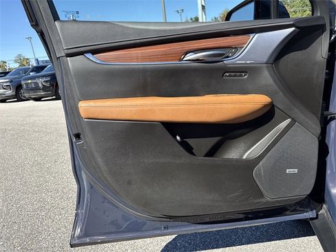 Used 2025 Cadillac XT5 Premium Luxury image 36