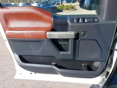 Used 2022 Ford F250 Platinum w/ FX4 Off-Road Package image 27