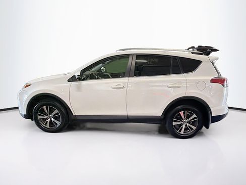 Used 2018 Toyota RAV4 XLE w/ Plus Extra Value Package AWD/4WD image 4