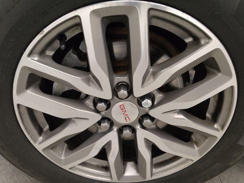 Used 2018 GMC Acadia SLE w/ Driver Alert Package I image 31