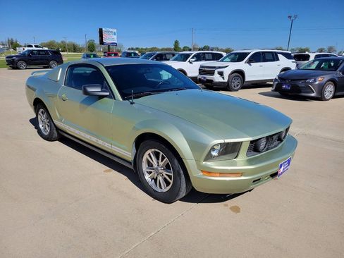 Used 2005 Ford Mustang Coupe RWD image 7