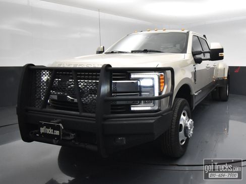 Used 2017 Ford F350 King Ranch w/ King Ranch Ultimate Package AWD/4WD image 52
