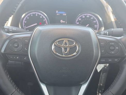 Used 2020 Toyota Camry SE w/ Blackout Package FWD image 25