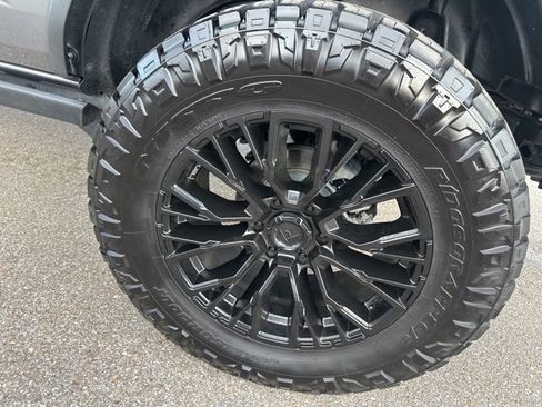 Used 2024 Ford Bronco Badlands image 24