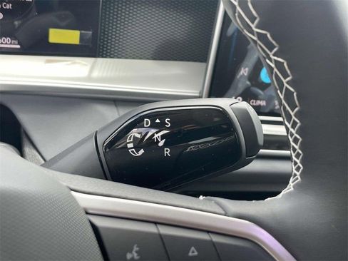 New 2025 Volkswagen Tiguan SE image 26