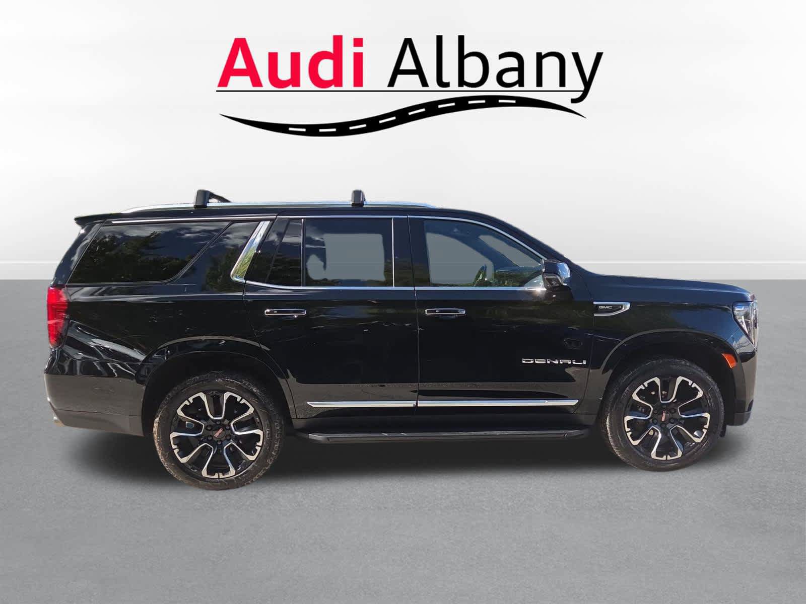 Used 2022 GMC Yukon Denali AWD/4WD image 3