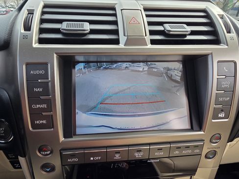 Certified 2020 Lexus GX 460 Premium w/ Premium Package image 23