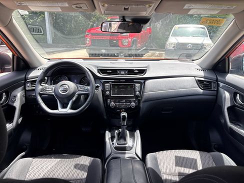 Used 2019 Nissan Rogue SV w/ Sun & Sound Touring Package AWD/4WD image 7