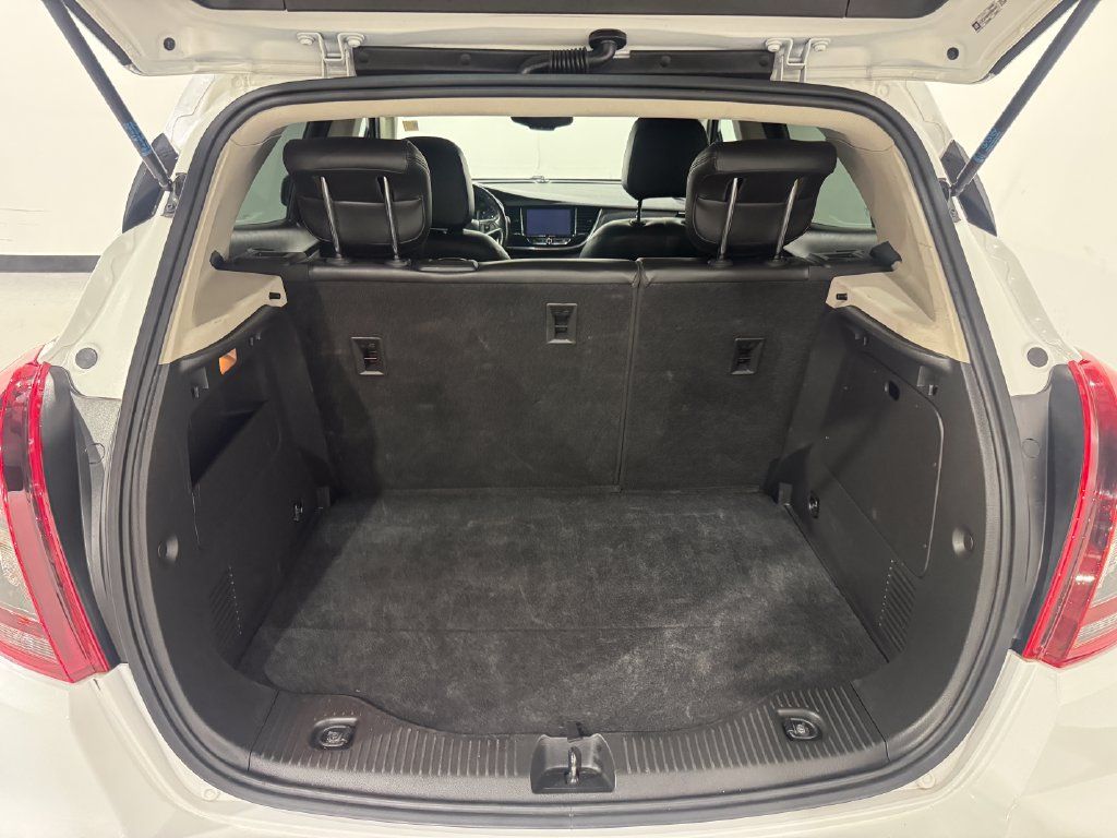 Used 2019 Buick Encore Essence FWD image 27
