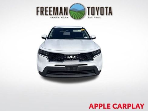 Used 2022 Kia Sorento LX image 3