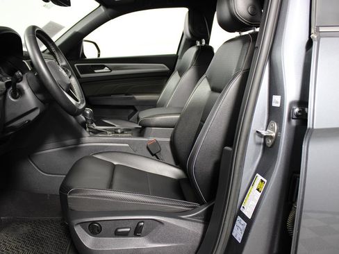 Used 2021 Volkswagen Atlas Cross Sport SE w/ Panoramic Sunroof Package AWD/4WD image 12