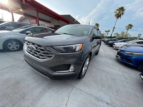 Used 2022 Ford Edge Titanium AWD/4WD image 2