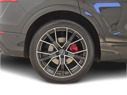 Used 2023 Audi Q8 Prestige image 6