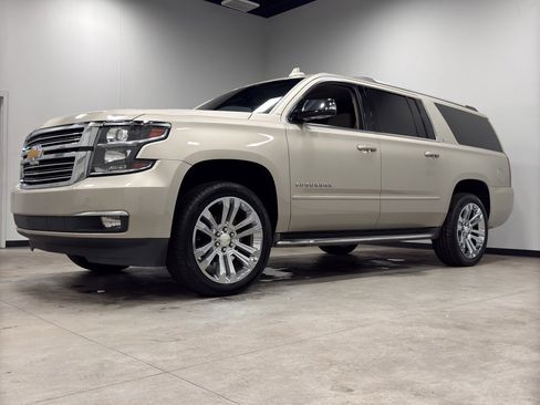 Used 2016 Chevrolet Suburban LTZ image 4