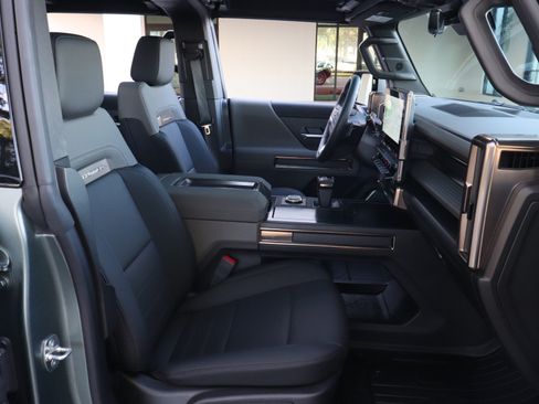 Used 2024 GMC Hummer EV 3X AWD/4WD image 32