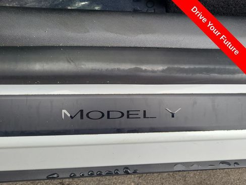 Used 2021 Tesla Model Y Long Range AWD/4WD image 15