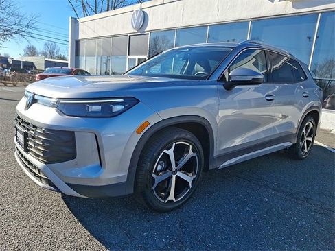 New 2026 Volkswagen Tiguan SE image 2