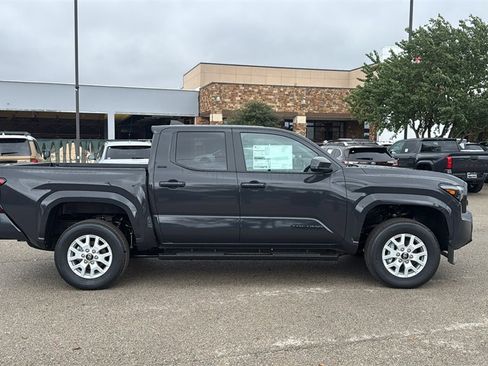 New 2025 Toyota Tacoma SR5 image 7