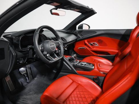 Used 2018 Audi R8 V10 plus image 33