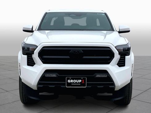 Used 2025 Toyota Tacoma SR5 image 3