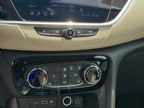 Used 2020 Buick Encore GX Preferred w/ Cold Weather Comfort Package FWD image 27