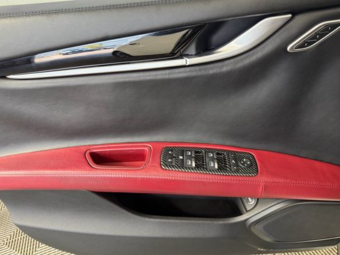 Used 2016 Maserati Ghibli Base image 20