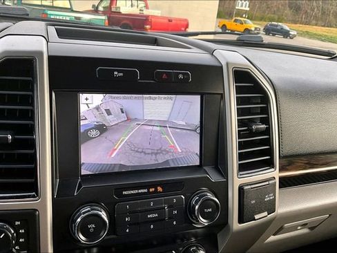 Used 2019 Ford F150 Lariat image 23