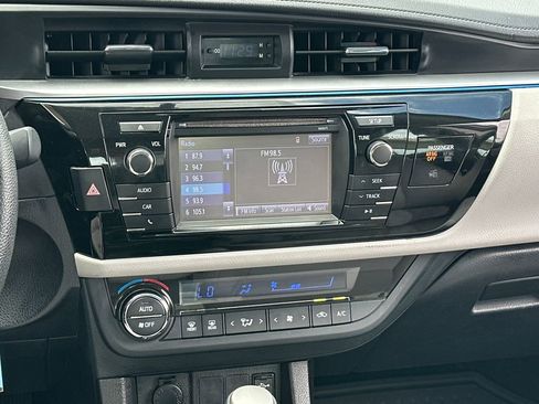 Used 2016 Toyota Corolla LE FWD image 15