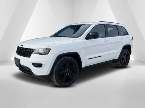 Used 2018 Jeep Grand Cherokee Laredo image 3
