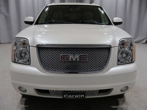 Used 2011 GMC Yukon XL Denali AWD/4WD image 8