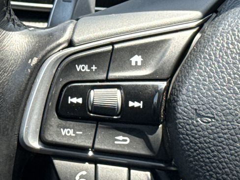 Used 2018 Honda Accord Sport image 18