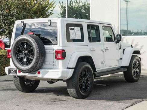 Used 2022 Jeep Wrangler Unlimited Sahara image 6