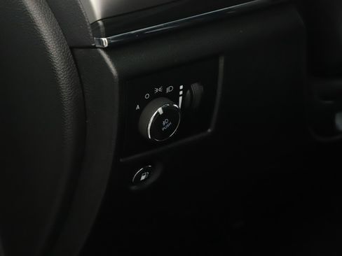 Used 2020 Jeep Grand Cherokee Limited AWD/4WD image 9