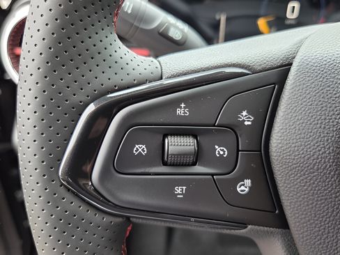 New 2026 Chevrolet Trax RS w/ Sunroof Package FWD image 25