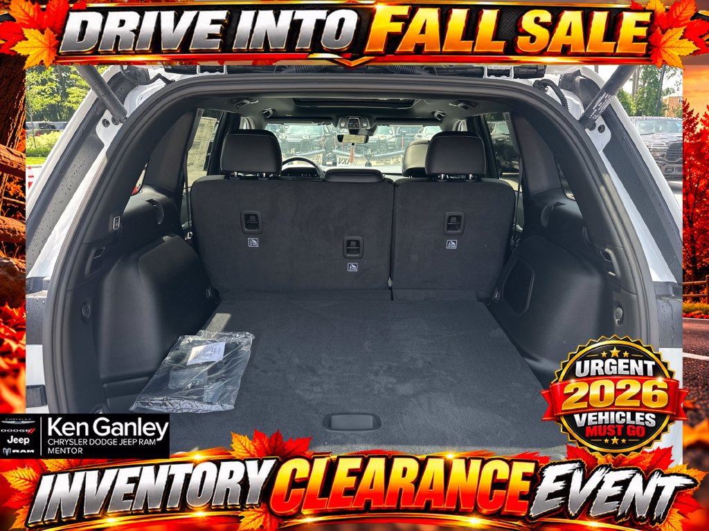 New 2026 Jeep Grand Cherokee Limited w/ Limited Altitude Package AWD/4WD image 9