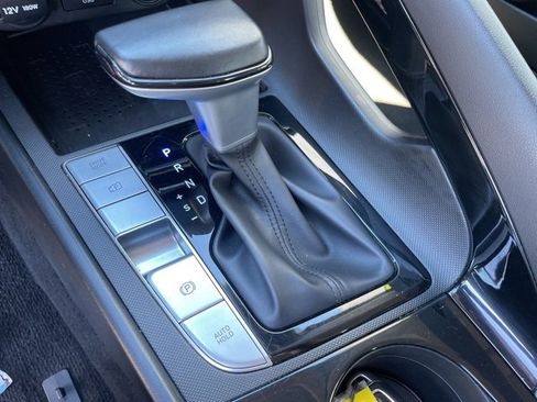 Used 2022 Hyundai Elantra SEL w/ Convenience + Premium Package image 13