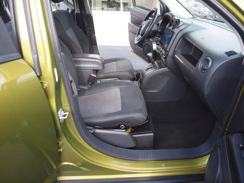 Used 2012 Jeep Compass Latitude AWD/4WD image 6