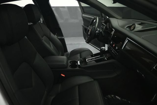 Used 2023 Porsche Macan GTS AWD/4WD image 56